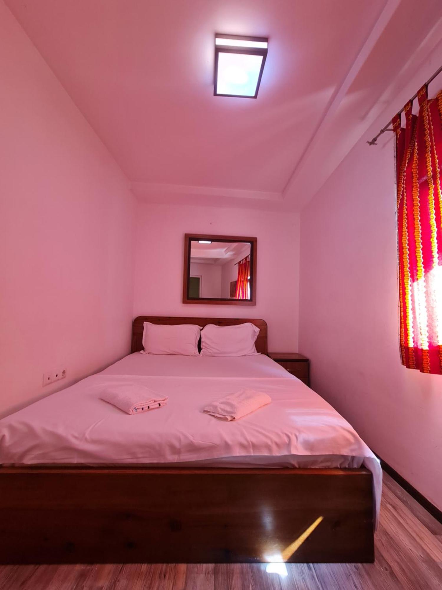 Guesthouse Hotel My Home พริเซรน ภายนอก รูปภาพ