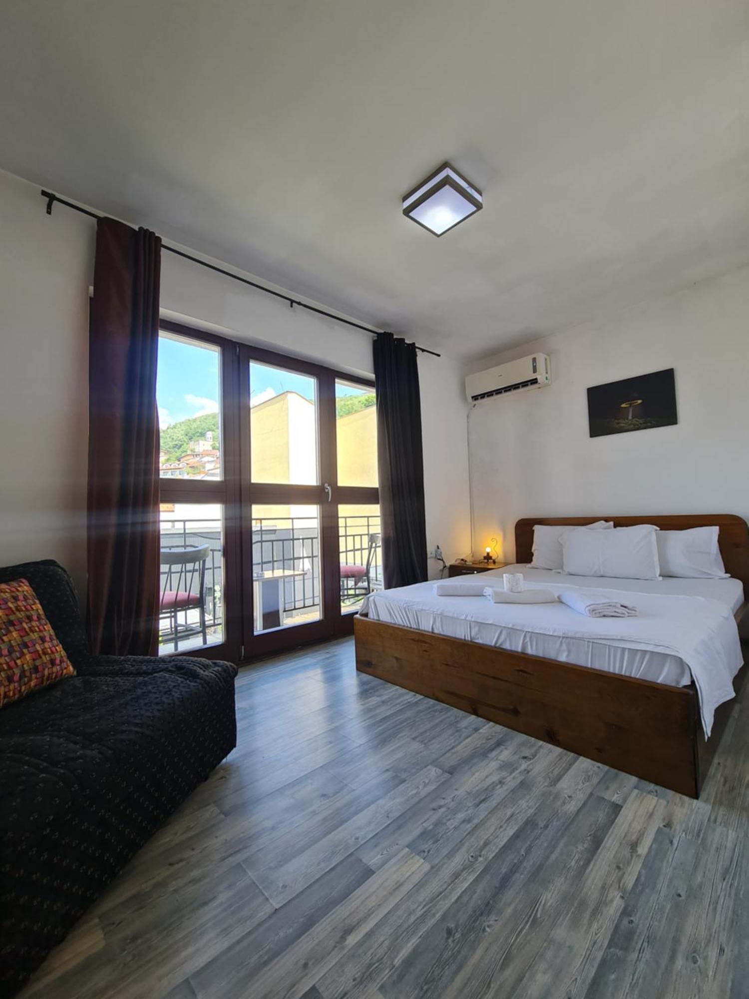 Guesthouse Hotel My Home พริเซรน ภายนอก รูปภาพ